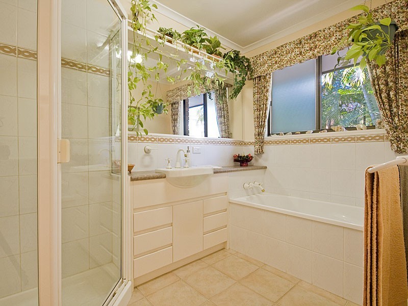 3 Jan Street, The Gap QLD 4061