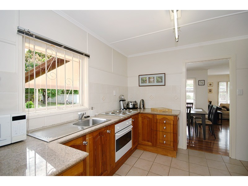 12 Quirk Street, The Gap QLD 4061