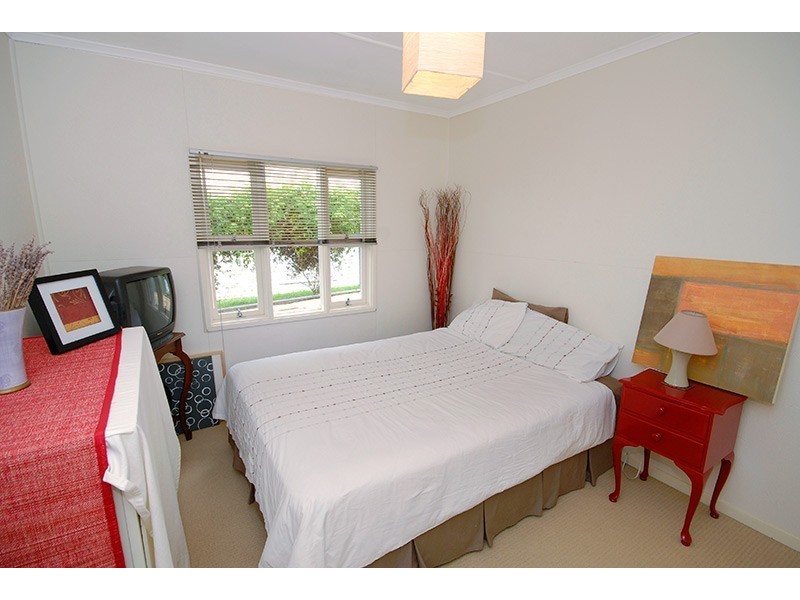12 Quirk Street, The Gap QLD 4061