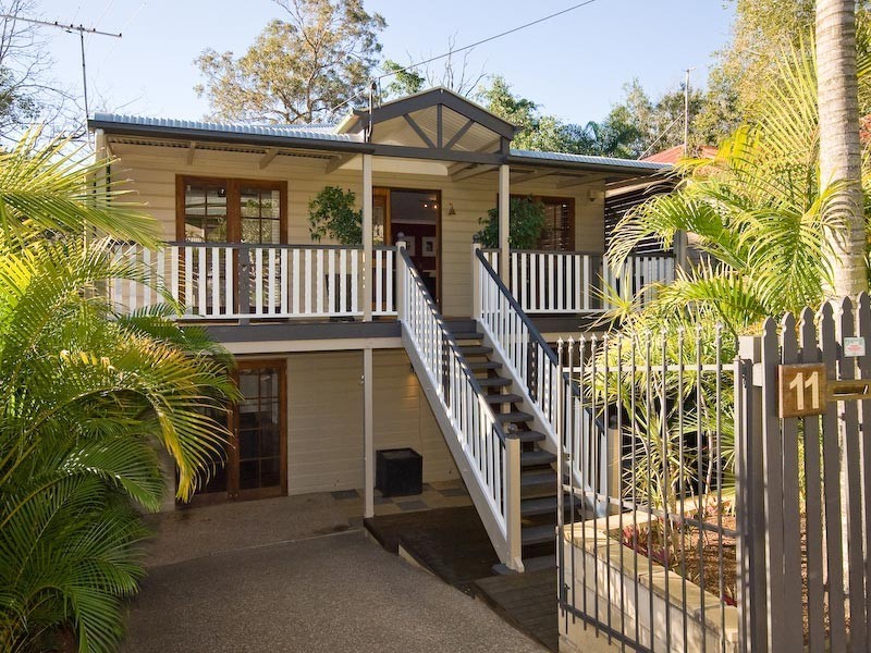 11 Shaw Street, Bardon QLD 4065