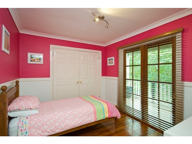 11 Shaw Street, Bardon QLD 4065