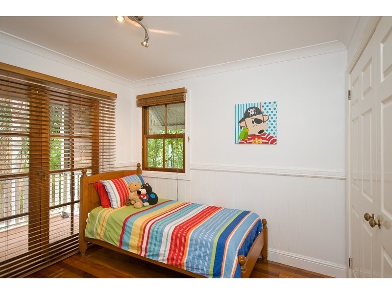 11 Shaw Street, Bardon QLD 4065