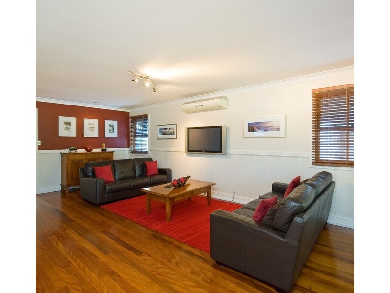 11 Shaw Street, Bardon QLD 4065