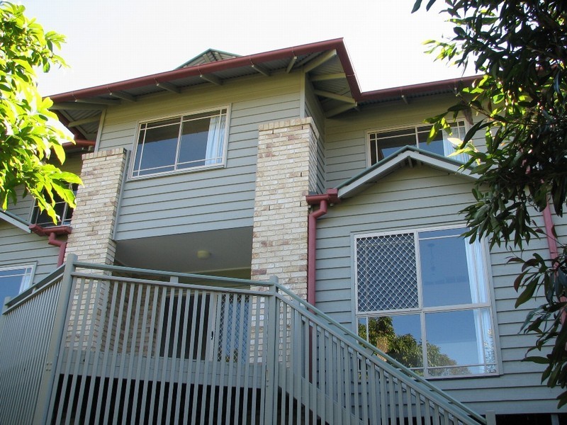 8/360 Simpsons Road, Bardon QLD 4065