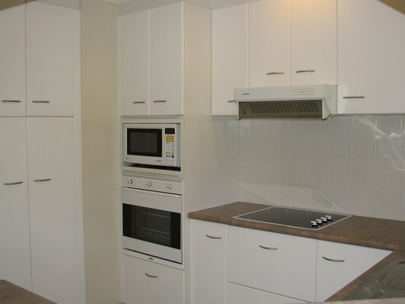 8/360 Simpsons Road, Bardon QLD 4065