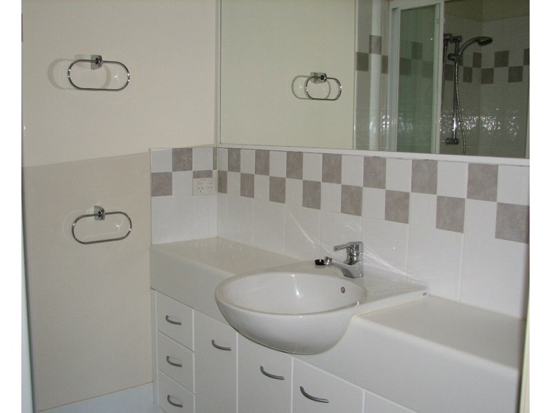 8/360 Simpsons Road, Bardon QLD 4065