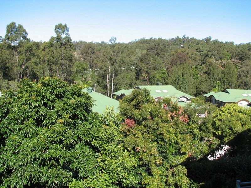 8/360 Simpsons Road, Bardon QLD 4065