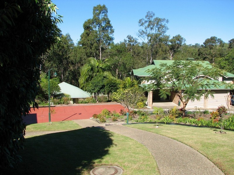 8/360 Simpsons Road, Bardon QLD 4065