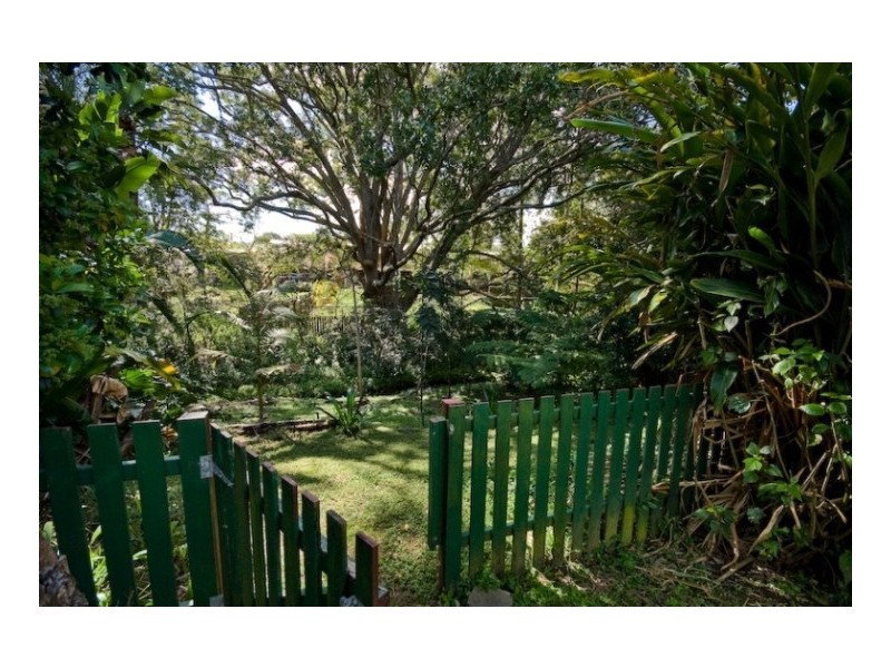 27 Fletcher Parade, Bardon QLD 4065