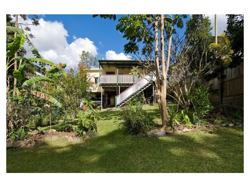 27 Fletcher Parade, Bardon QLD 4065