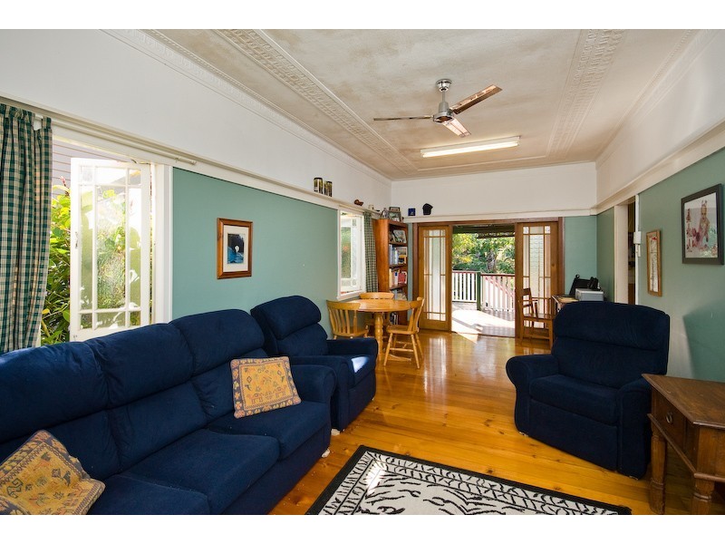 27 Fletcher Parade, Bardon QLD 4065