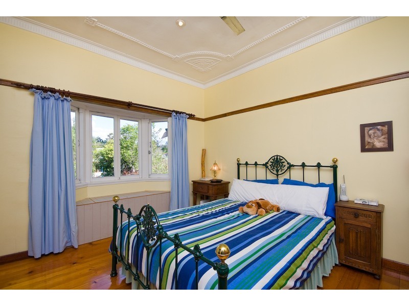 27 Fletcher Parade, Bardon QLD 4065