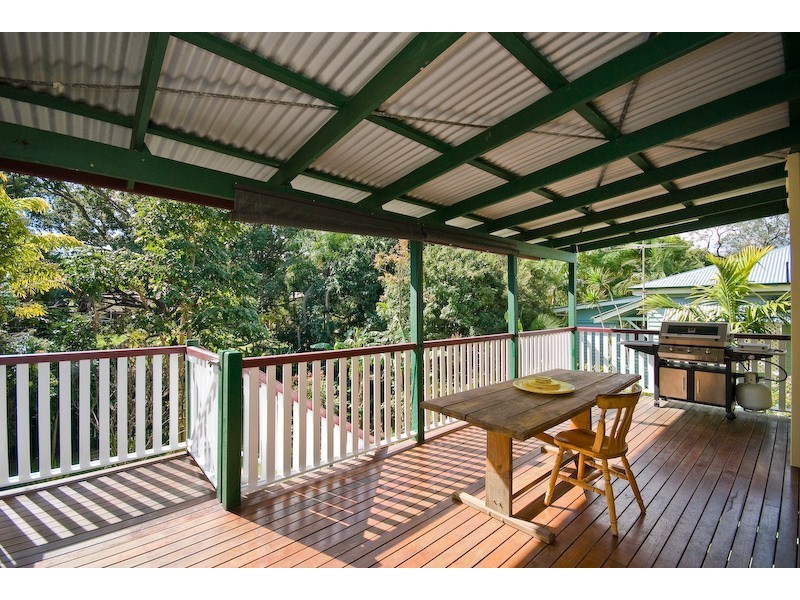 27 Fletcher Parade, Bardon QLD 4065