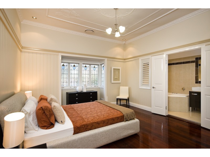 2 Glenlyon Drive, Ashgrove QLD 4060