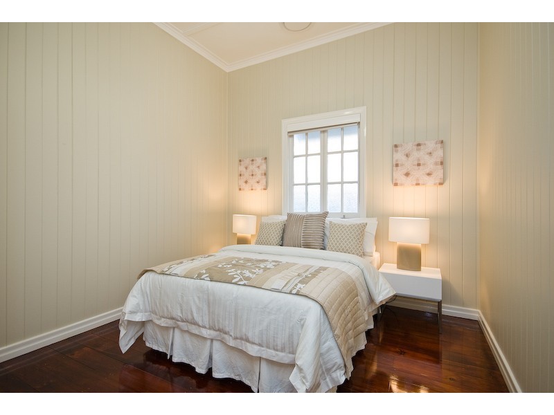 2 Glenlyon Drive, Ashgrove QLD 4060