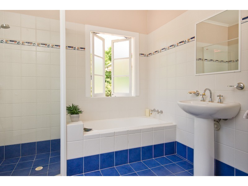 3 Empress Terrace, Bardon QLD 4065