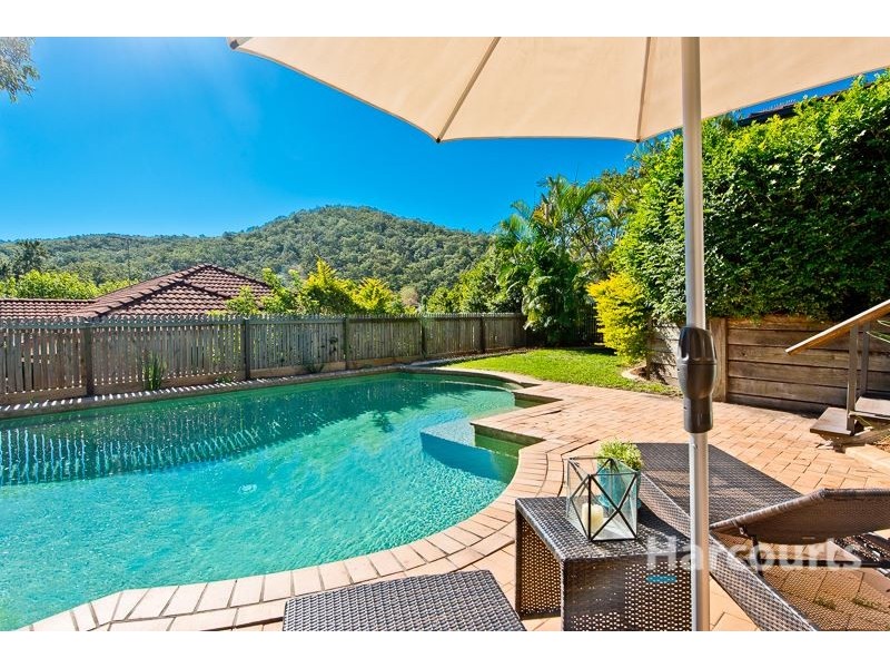 10 Pender Street, The Gap QLD 4061