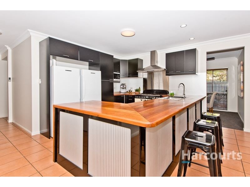 10 Pender Street, The Gap QLD 4061