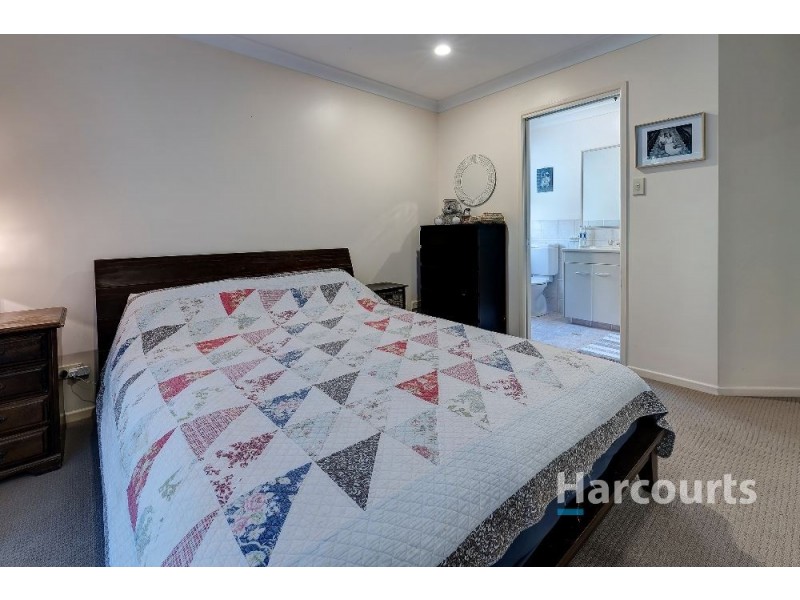 3 Glenwood Place, The Gap QLD 4061