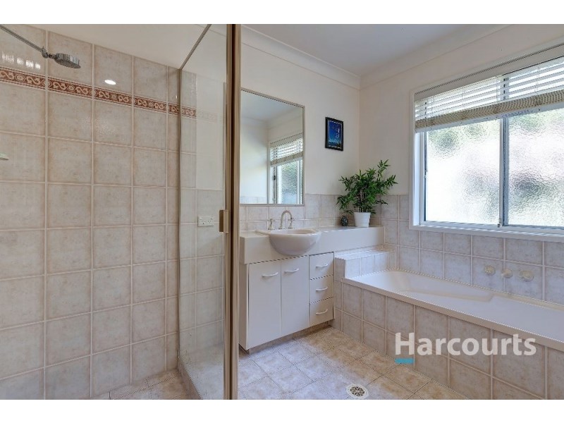 3 Glenwood Place, The Gap QLD 4061