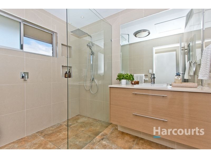 44 Kaloma Road, The Gap QLD 4061