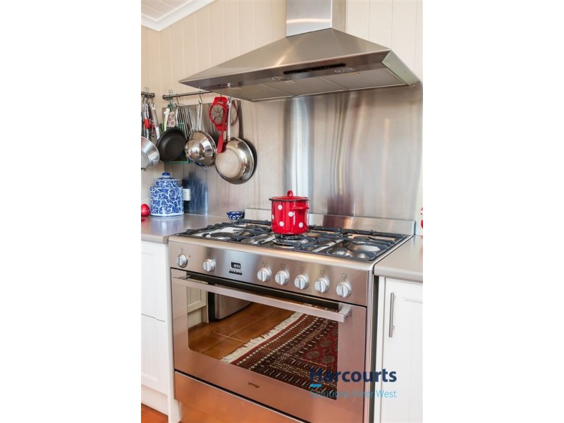 140 Ashgrove Avenue, Ashgrove QLD 4060