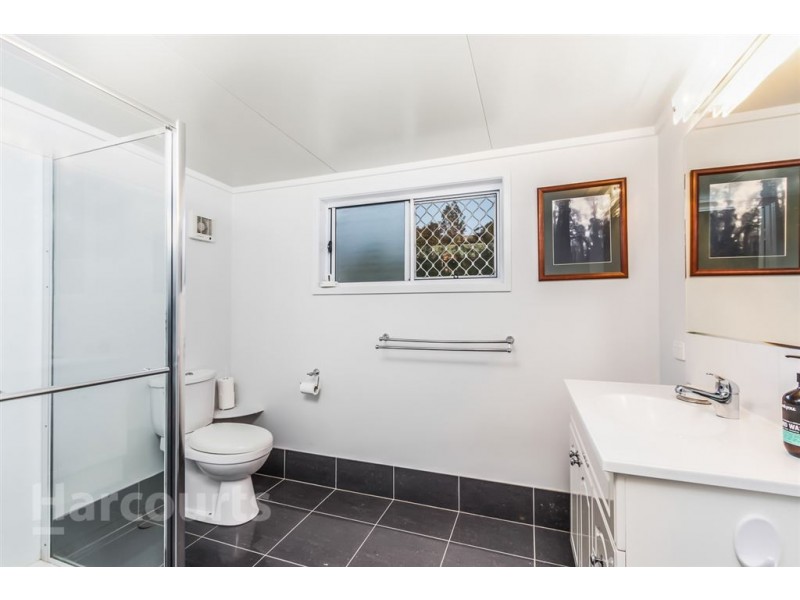 23 Blackwood Drive, Arana Hills QLD 4054