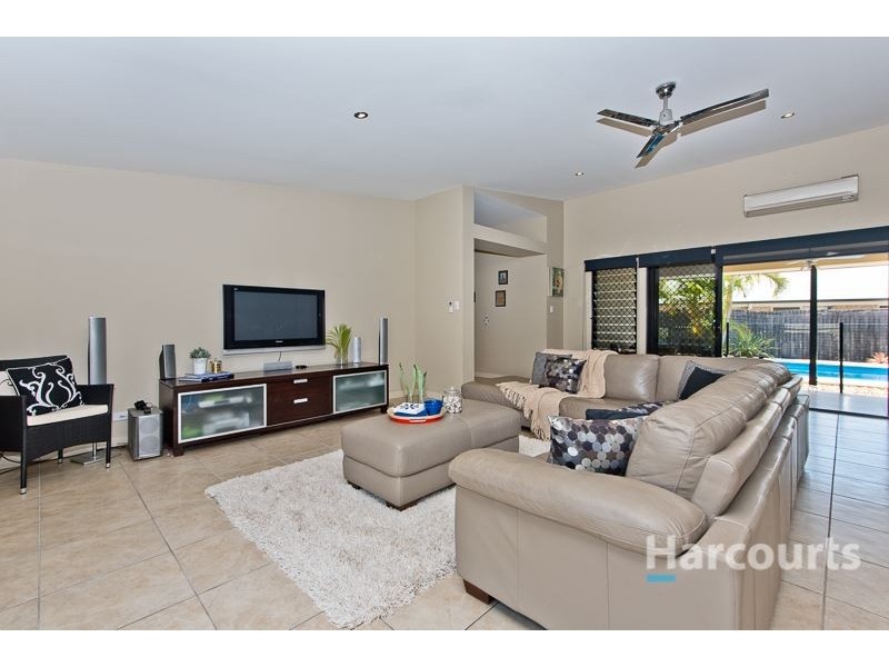 14 Quandong Crescent, Arana Hills QLD 4054