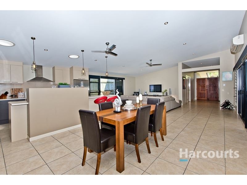 14 Quandong Crescent, Arana Hills QLD 4054