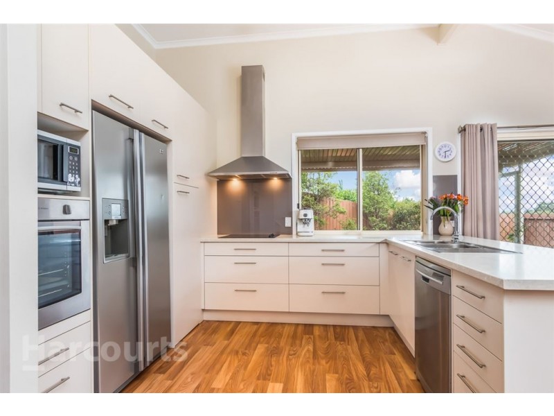 30 Blackwood Drive, Arana Hills QLD 4054