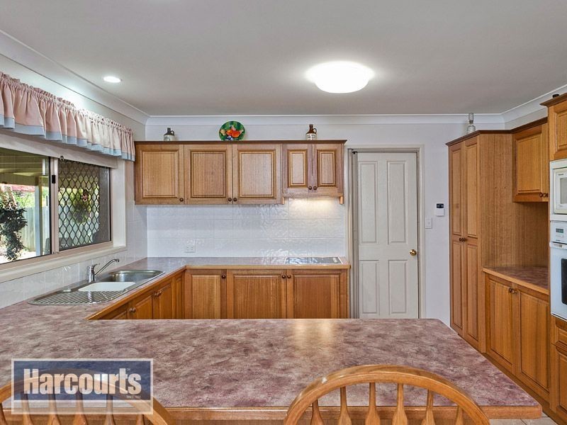 15 Mareeba Court, Arana Hills QLD 4054