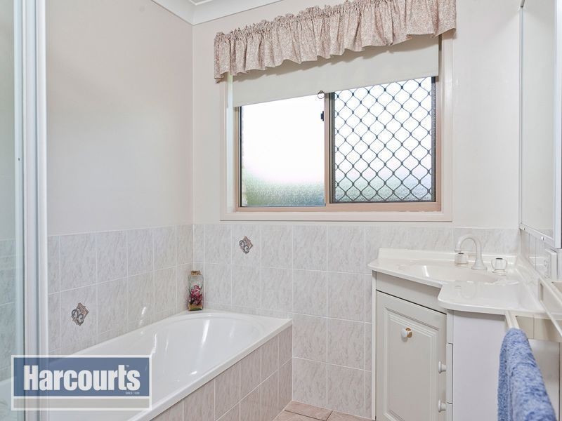 15 Mareeba Court, Arana Hills QLD 4054