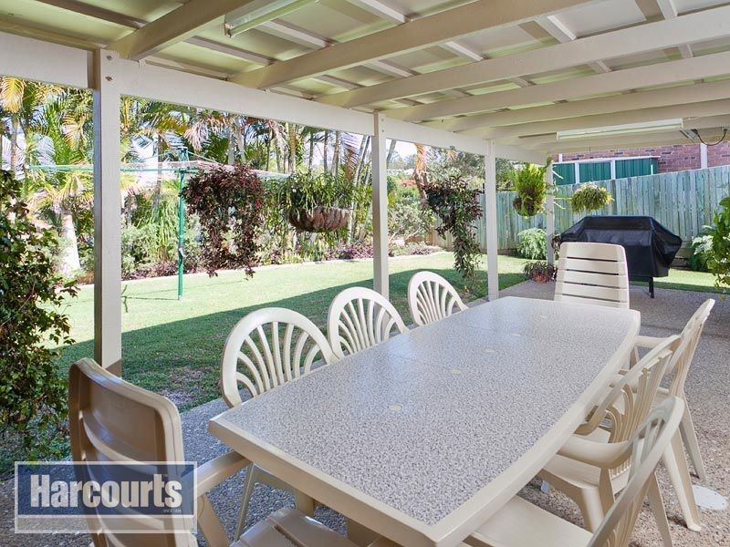 15 Mareeba Court, Arana Hills QLD 4054