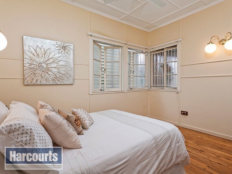 32 Piddington Street, Ashgrove QLD 4060