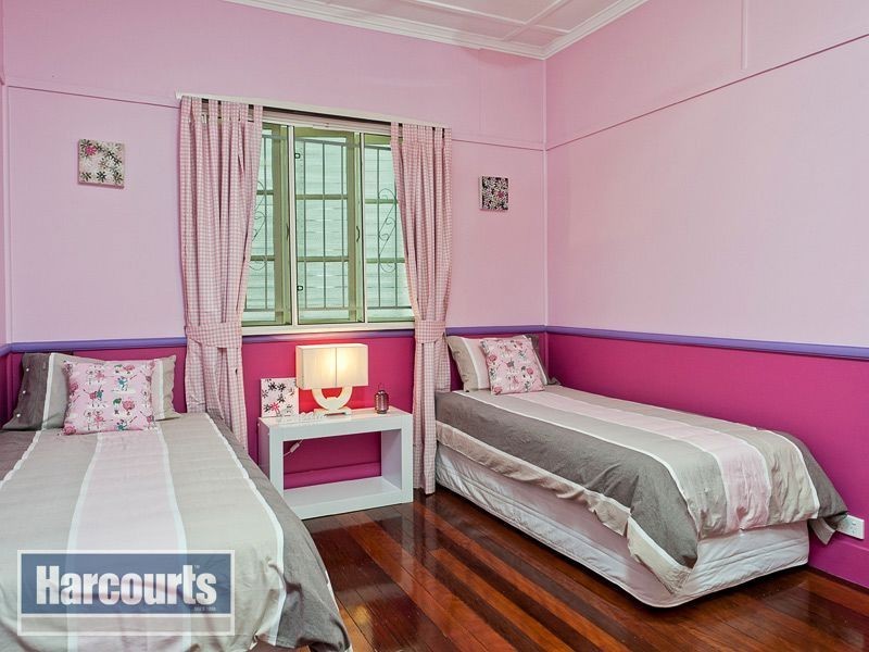 32 Piddington Street, Ashgrove QLD 4060