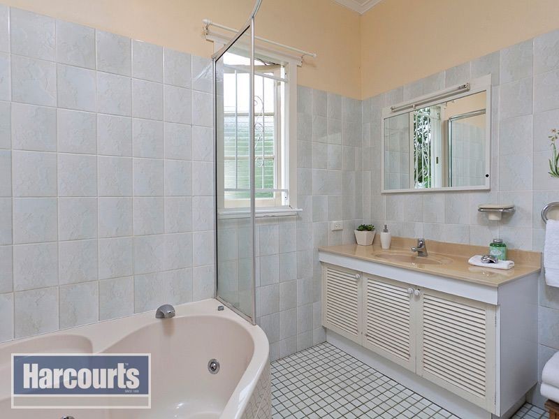32 Piddington Street, Ashgrove QLD 4060
