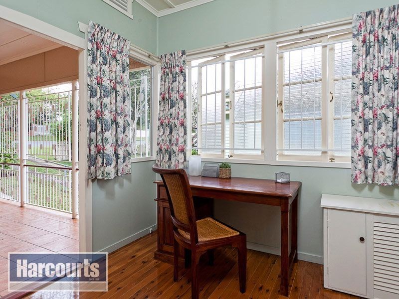 32 Piddington Street, Ashgrove QLD 4060