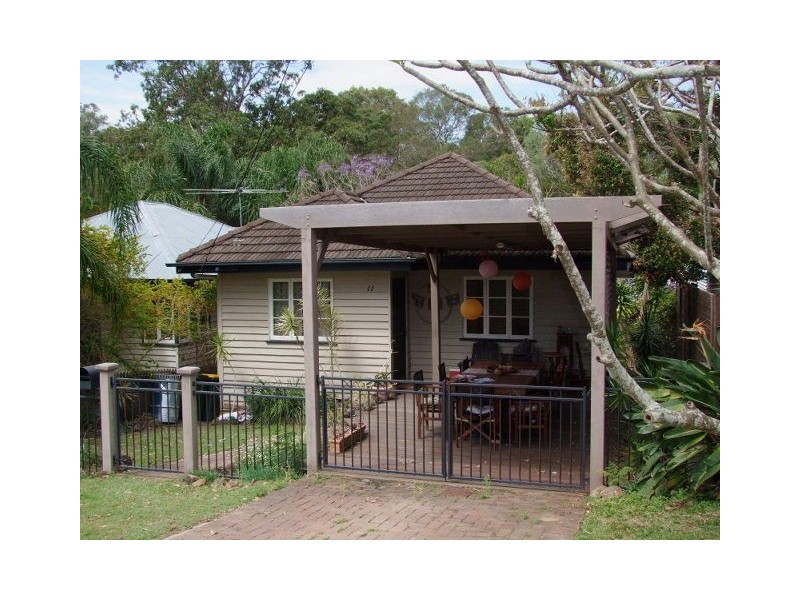 11 Weatherhead Ave, Ashgrove QLD 4060