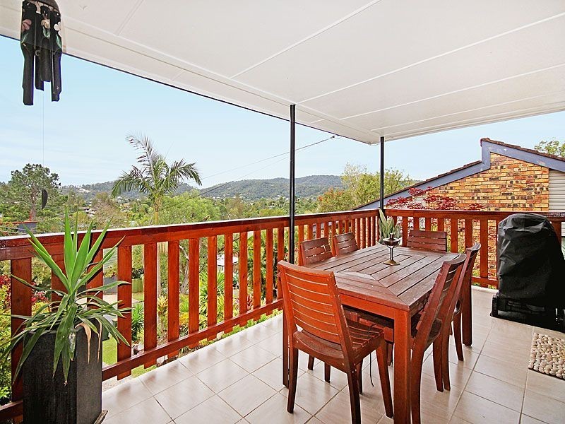 32 Woongarra Street, The Gap QLD 4061