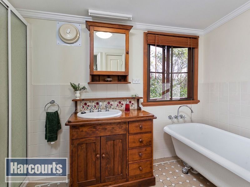 1813 Parkview Avenue, Mount Glorious QLD 4520