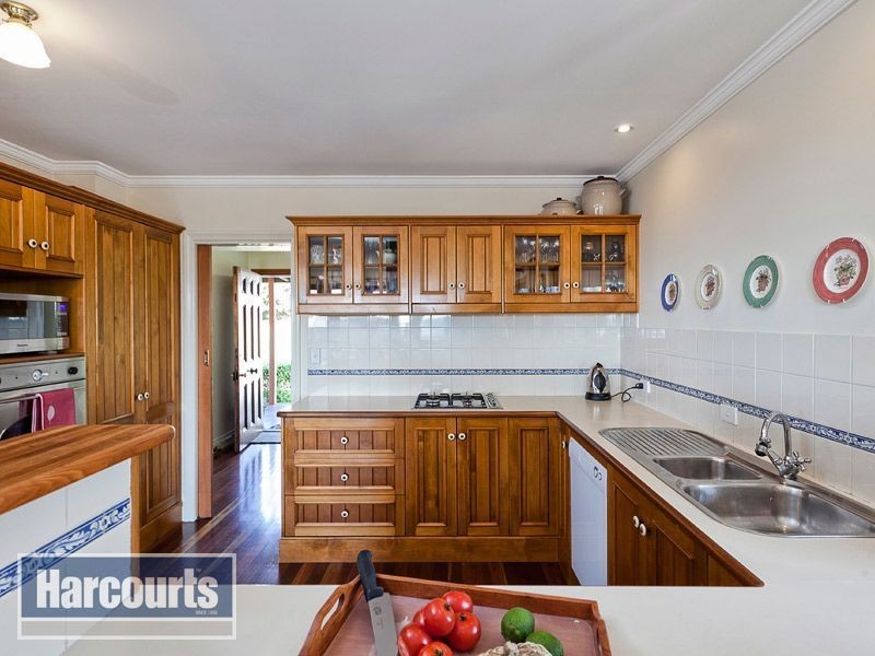 1813 Parkview Avenue, Mount Glorious QLD 4520