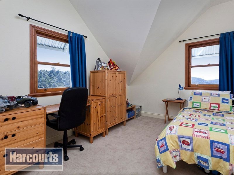 1813 Parkview Avenue, Mount Glorious QLD 4520