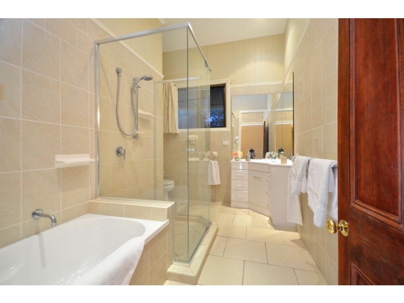 11 Garrick Terrace, Herston QLD 4006