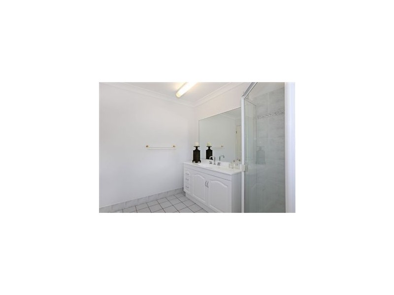 33 Parkside Crescent, The Gap QLD 4061