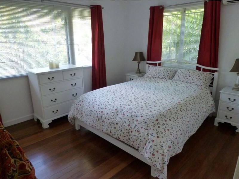 4 Barrabooka Drive, The Gap QLD 4061