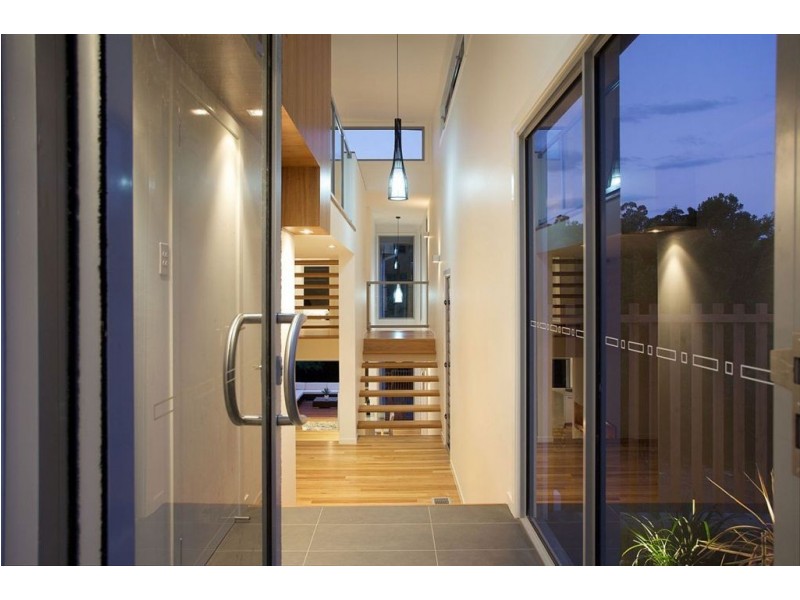 28 Fifth Avenue, Bardon QLD 4065