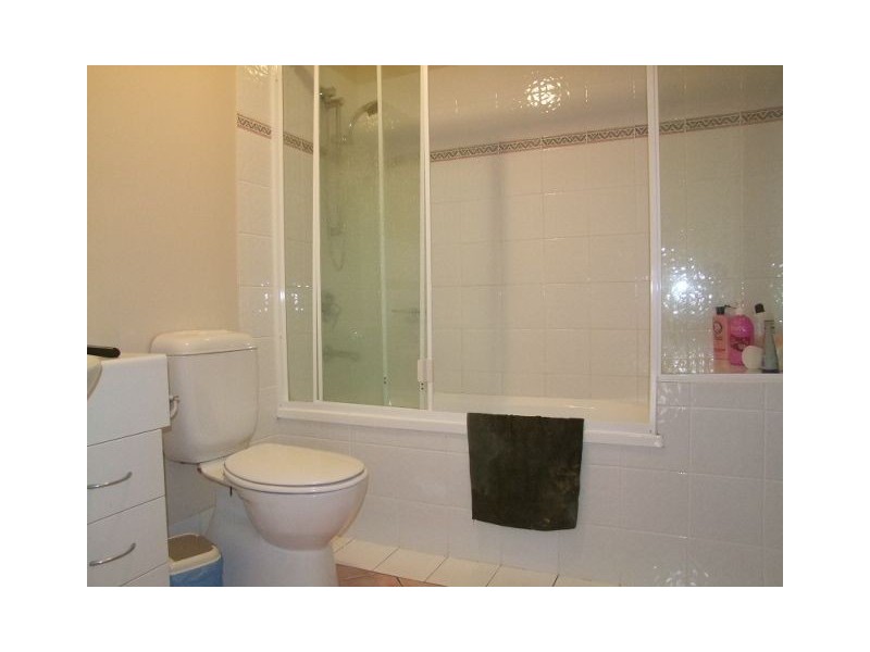 64/360 Simpsons Rd, Bardon QLD 4065