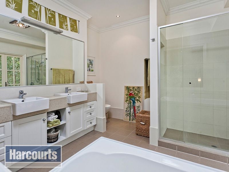 165 Highwood Road, The Gap QLD 4061