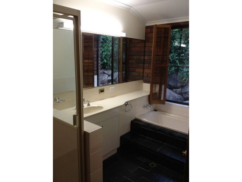 6 Coolehull Street, The Gap QLD 4061