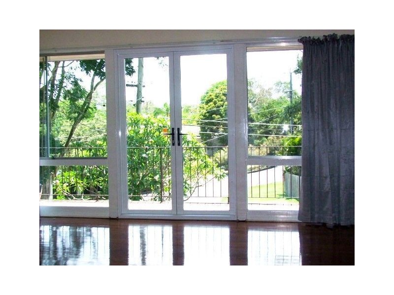 15 Woodside Street, The Gap QLD 4061